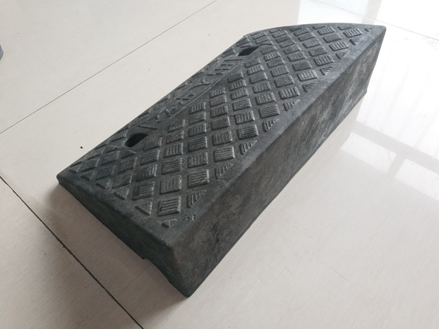 路沿坡